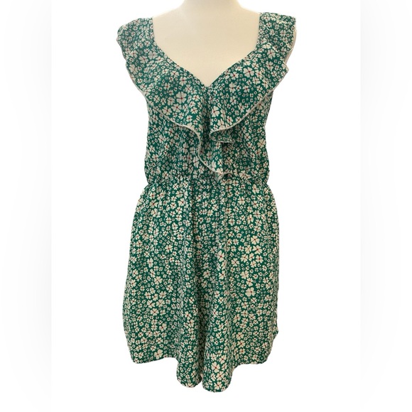 Pants - 🔥BNWOT Floral Criss Cross Back Ruffle Trim Romper!